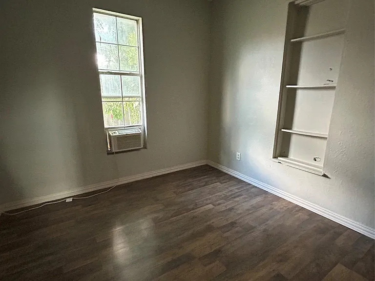 400 Symes St #B — Photo 28