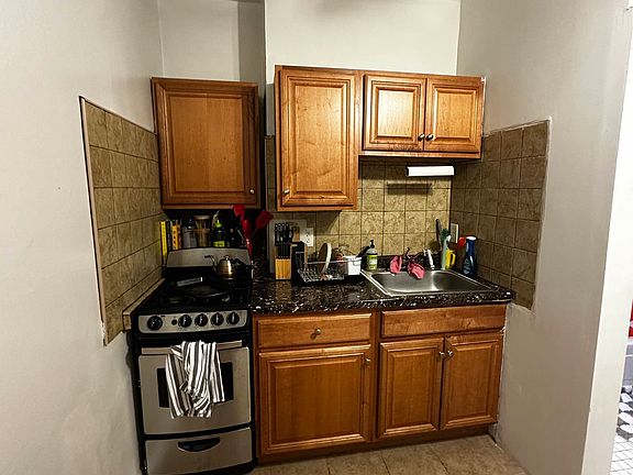 4th image of 119 1st Ave APT 2