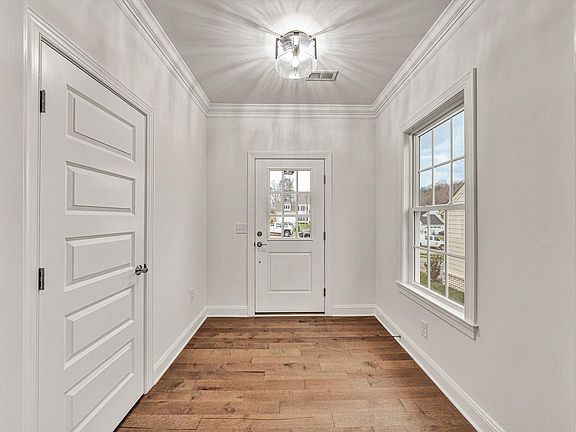 4th image of 5007 Claremont Cir SW