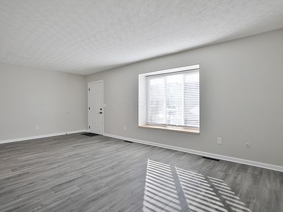 5th image of 5762 Hallridge Cir
