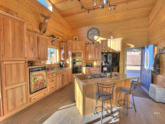 5th image of 43 Matterhorn Cir S
