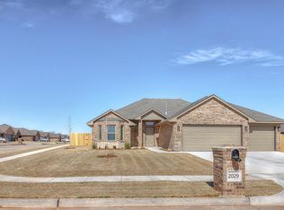 2029 W Flintlock Way, Mustang, OK 73064
