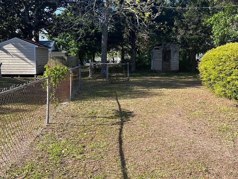 1508 Bay St — Photo 17
