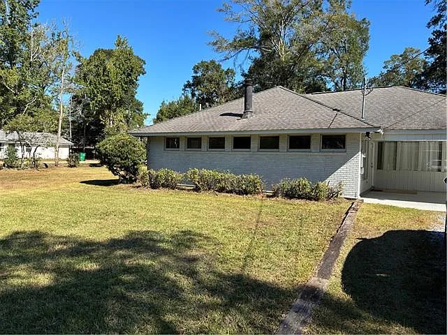 3 bed, 2.0 bath, 2032 sqft, $1,950 — Photo 4