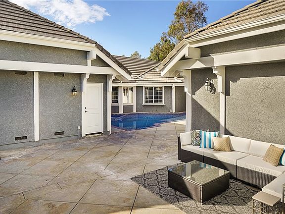 5th image of 24233 Nottingham Ct