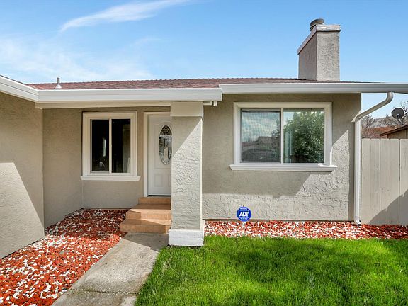 3rd image of 1030 Pebblecreek Ct