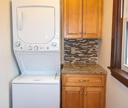 5th image of 108 Winslow Ave #2