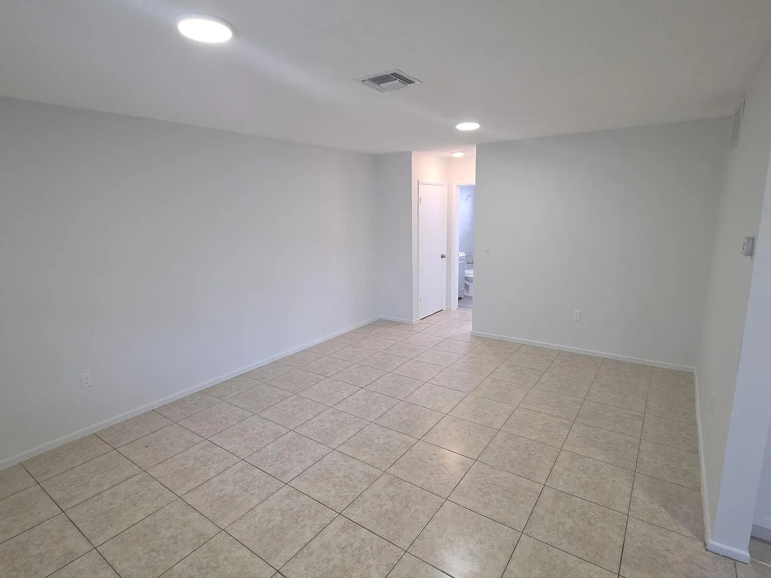 1 bed, 1.0 bath, 730 sqft, $1,580 — Photo 2