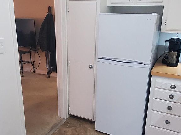 5th image of 2424 A St Unit 2424