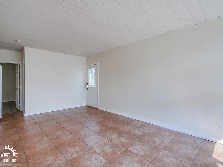 4342-4344 Temecula St — Photo 5