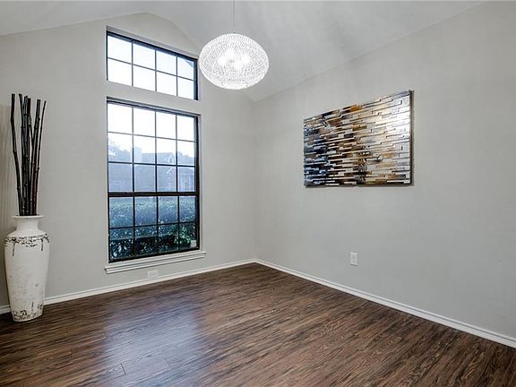 5th image of 1720 Twin Court Pl