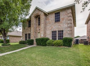 845 Clear Creek Dr, Desoto, TX 75115