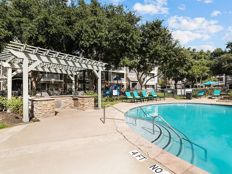 Weston at Copperfield — Photo 18