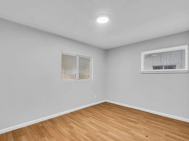 10521 Duke Dr — Photo 16