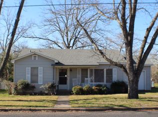 207 W Hackberry St, Fredericksburg, TX 78624