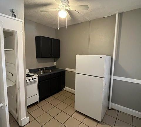 4th image of 3536 Baltimore Ave #10