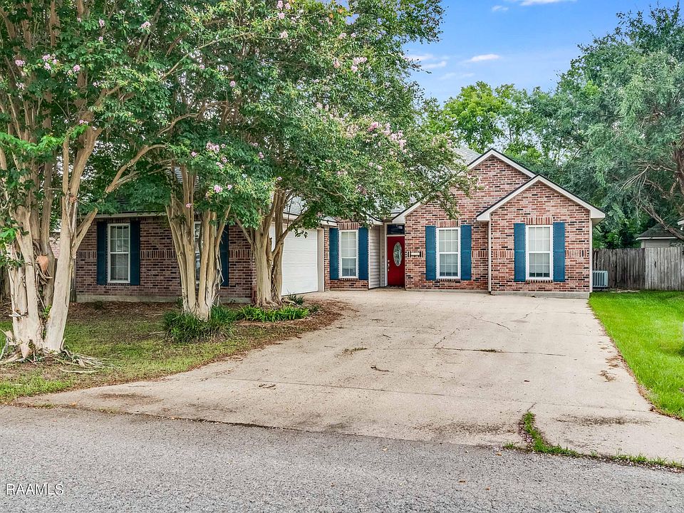 1st image of 105 Briar Green Dr