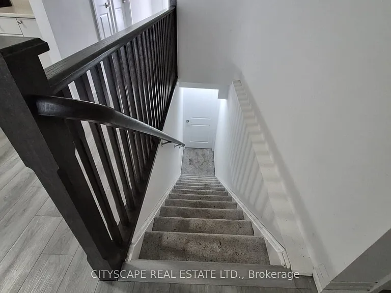 550 Grey St #28 — Photo 34