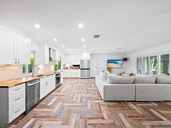 3rd image of 3333 NW 26th Court