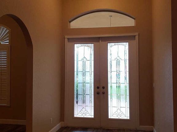 3rd image of 896 Woodlands Dr