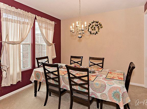 3rd image of 1203 Goldfinch Ln