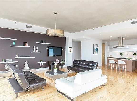 3rd image of 4646 Broadway #11