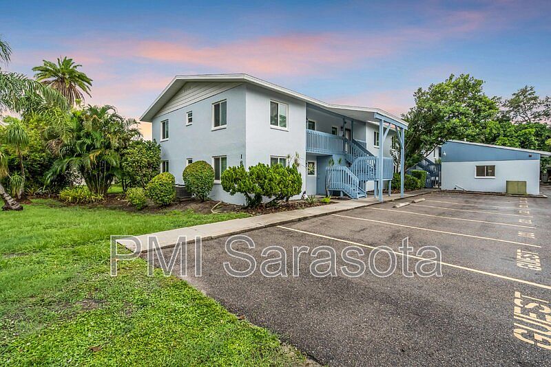 1st image of 1670 Laurel St APT 204