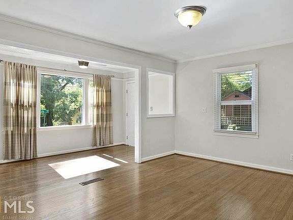 Living & foyer entryway
