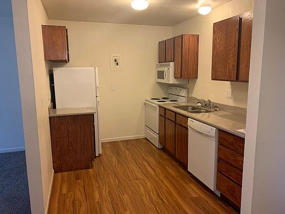 3rd image of 1821 W 26th St #28