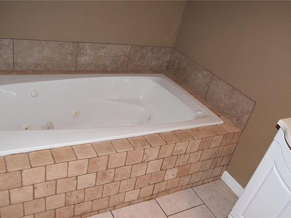 5th image of 1615 Lee Ave
