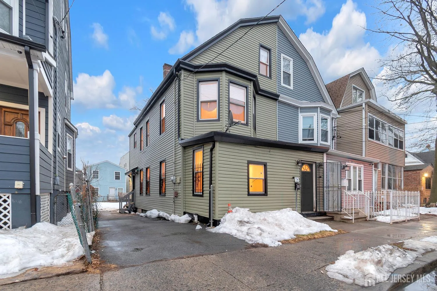 44 Stuyvesant Ave photo 1
