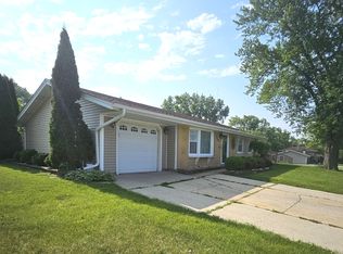 729 S Springinsguth Rd, Schaumburg, IL 60193