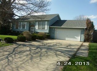 49 Victoria Dr, La Salle, IL 61301