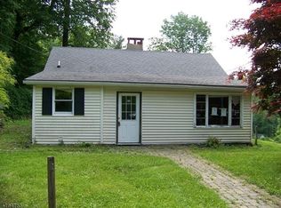 203 Summerfield Rd, Belvidere, NJ 07823