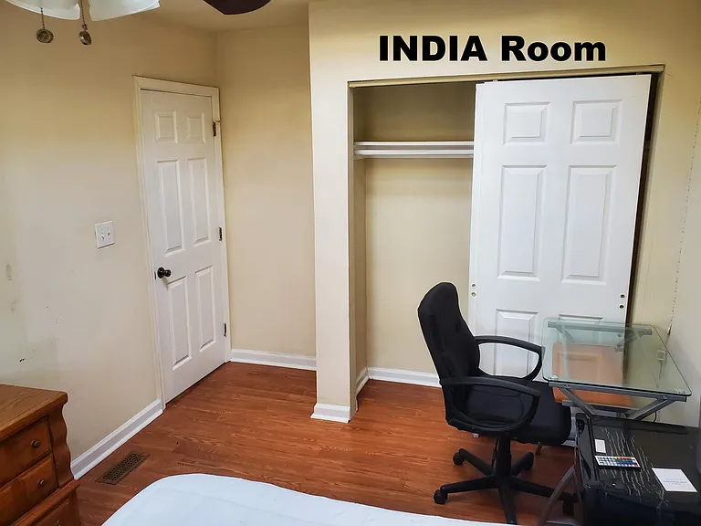 4021 Marlboro Pl NW #4 — Photo 2