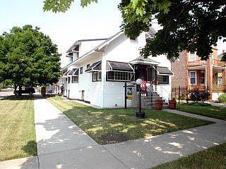 1st image of 418 S 8th Ave