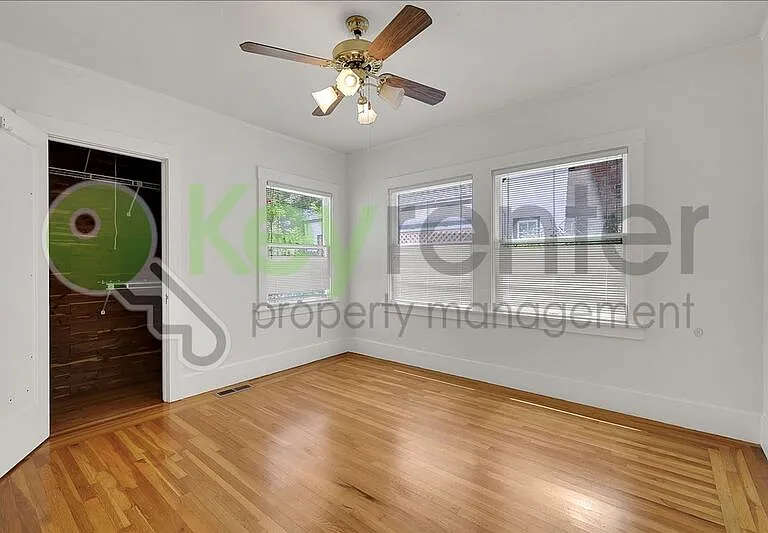 2933 27th St — Photo 25