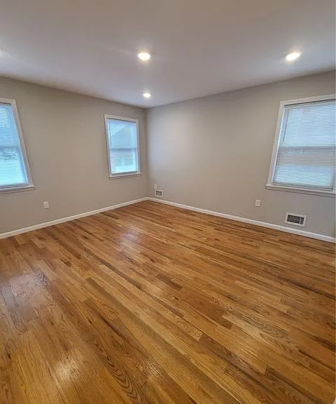 192-23 116th Rd — Photo 2