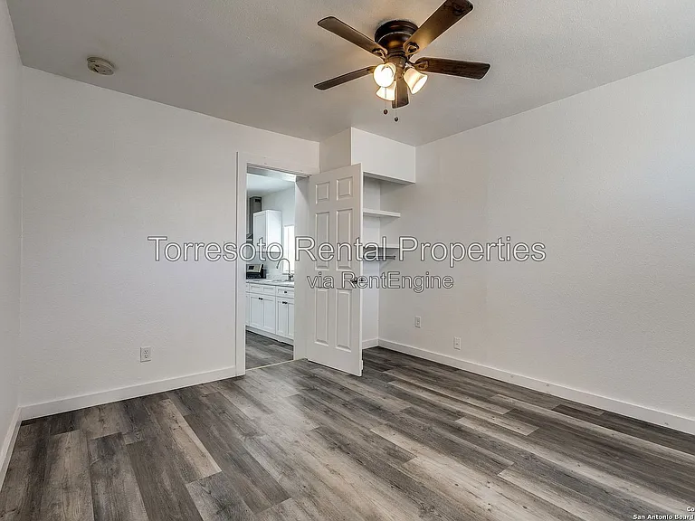611 Rochambeau St — Photo 16