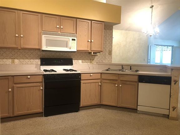 4th image of 134 Summerfield Blvd