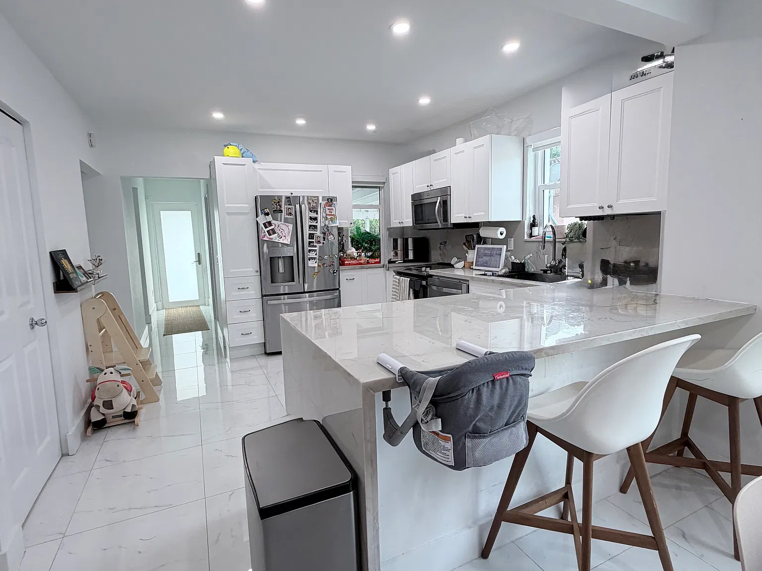 3 bed, 1555 sqft, $5,600 — Photo 4