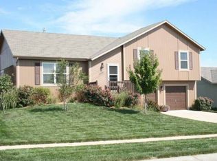 17177 Oakley St, Gardner, KS 66030