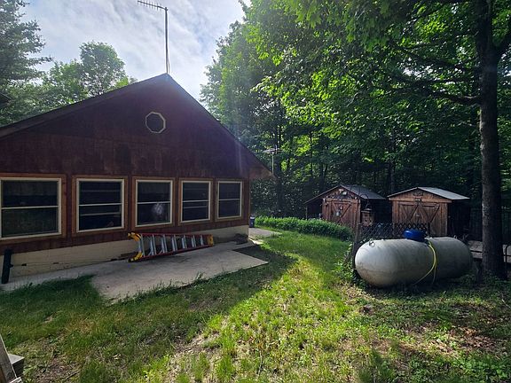 4th image of 7601 Alpine Rd