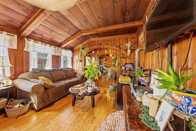 1 bed, 1.0 bath, $1,400 — Photo 1