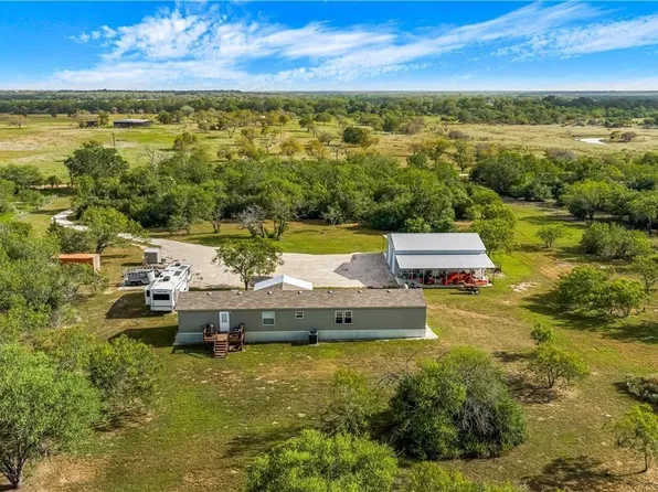 1455 Rainbow Rd, Cuero, TX 77954