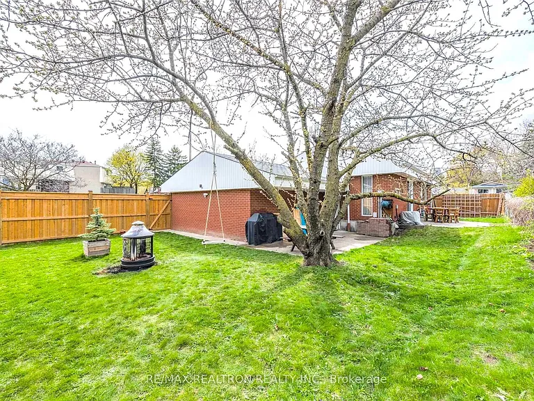 365 Mississauga Valley Blvd #LOWER — Photo 22