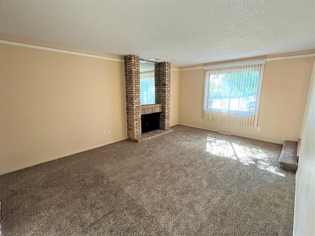 Building Photo - 11671 E Yale Way