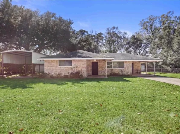 1820 Destin St, Mandeville, LA 70448
