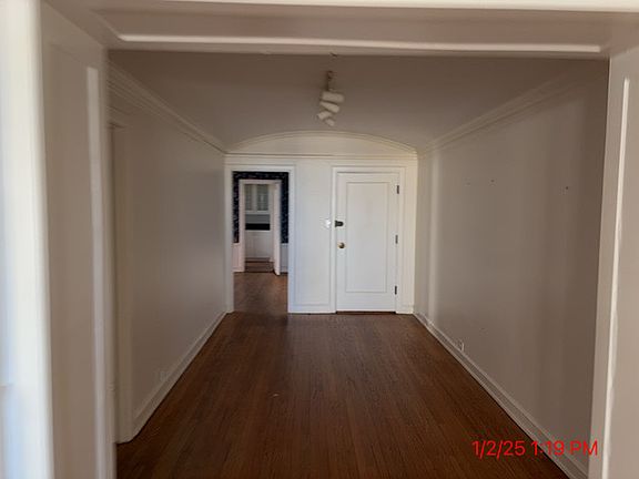 4th image of 415 W Aldine Ave APT 15B