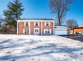 9836 Charwick Dr, Saint Louis, MO 63128